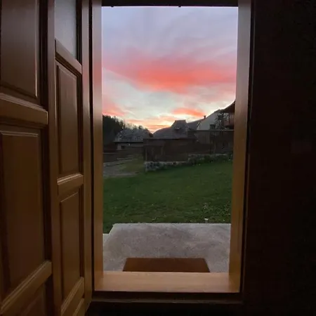 Lenka I Vagoncic Chalet