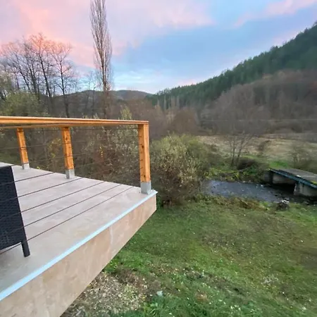 Lenka I Vagoncic Chalet *