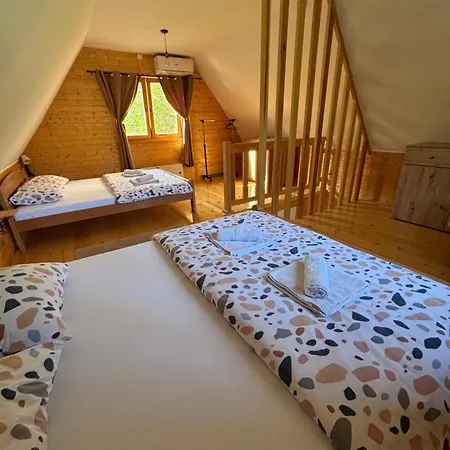 Chalet Lenka *