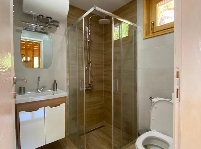 Lenka I Vagoncic Chaletu Mokra Gora