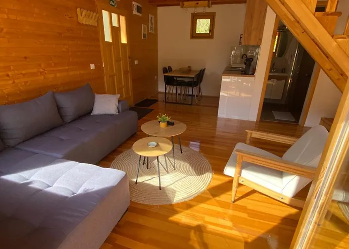 Lenka I Vagoncic Chaletu *