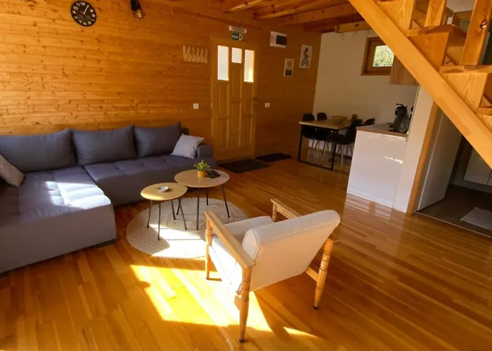 Lenka I Vagoncic Chaletu