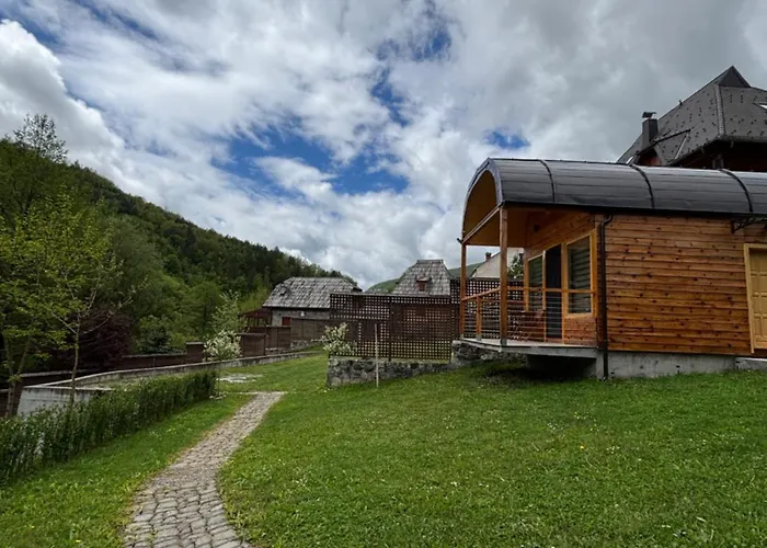 Lenka I Vagoncic Chaletu